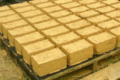 Adobe Brick Manufacture & 
Earthbuilding Construction